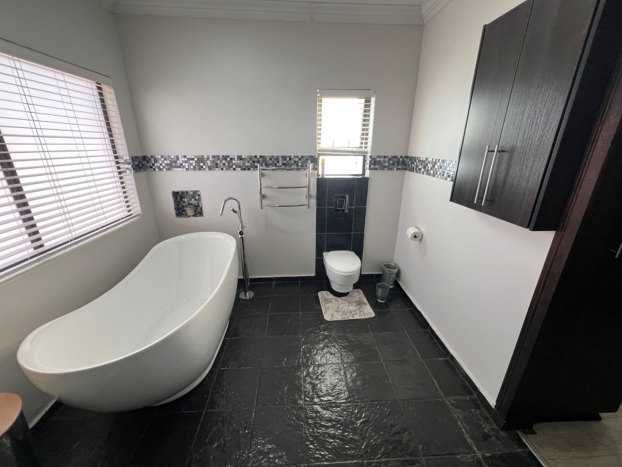 3 Bedroom Property for Sale in Wilkoppies North West